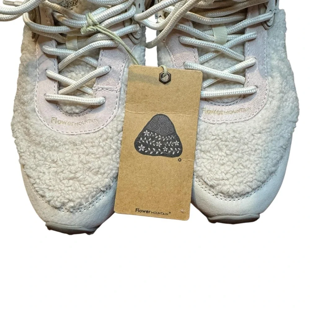 Flower Mountain Shoes‎ Womens Size 7.5 White Pink Sherpa Suede Trail FM36-3-035